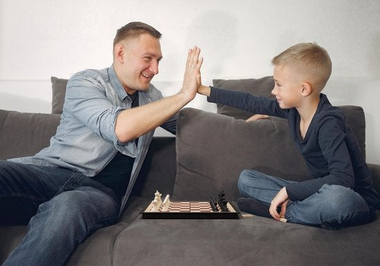 Woodley - Magnetisches Schachbrett mit Schachfiguren - Holz - Faltbar