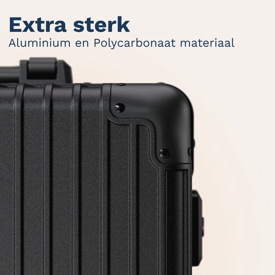 TRVLMORE Premium-Handgepäckkoffer – 54 x 35 x 22 cm – 360°-Drehrollen – Doppeltes TSA-Zahlenschloss – Polycarbonat – Ohne Reißverschluss – 40 Liter – Schwarz