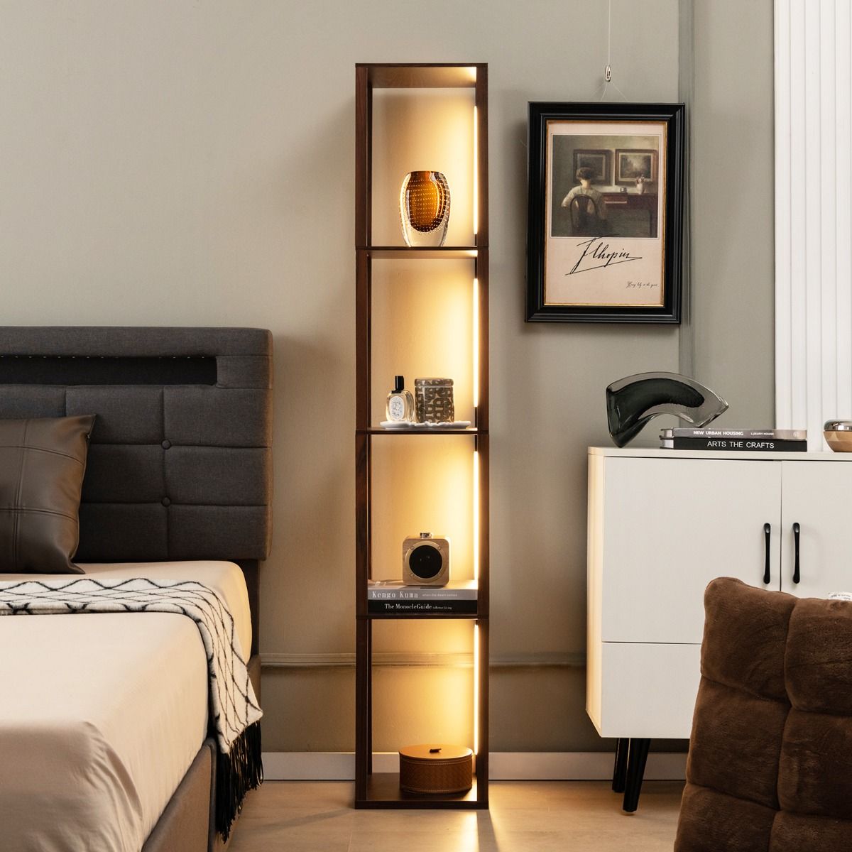 Coast Stehlampe mit Ablagefächern – 3-stufig dimmbare LED-Beleuchtung – 4 Regalböden – braun – 163 cm