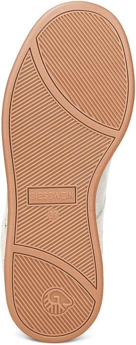 Giesswein Damen-Sneaker aus Wildleder – LWG-zertifiziertes Leder – Merino-Futter und -Fußbett – rutschfeste Sohle – Beige