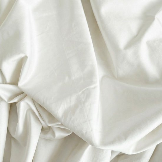 Kayori Saya Spannbetttuch aus Baumwollsatin – 180 x 210–220 cm – Matratzenhöhe 35 cm – Luxuriös & weich – Bio-Baumwolle – Weiß – 180 x 210–220 – Doppelbett – Bio-Baumwolle – Weiß