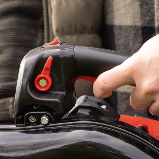 Scheppach 3-in-1-Benzin-Laubbläser LBH3500P – 25,4 cm³ – 900 W – 1,2 PS – Laubsauger, Laubbläser & Häcksler – Ausblasgeschwindigkeit 260 km/h – 790 m³/h – 50-Liter-Auffangbeutel