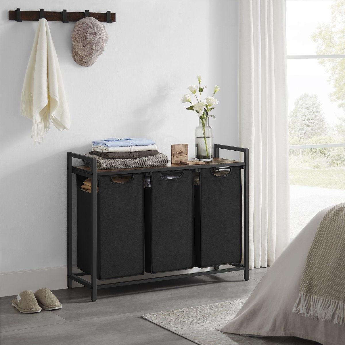 O'DADDY® Wäschekorb 3 Fächer - Wäschesortierer - ausziehbar mit Einlegeboden - 92,5 x 33 x 71 cm - Wäschekorb - 168 L unterteilt in 3 Fächer - Wäschekörbe - Wäschekorb schwarz Metall - Holz braun
