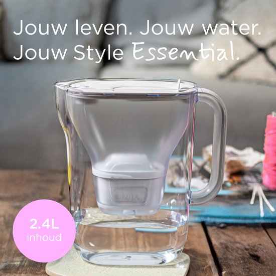 BRITA Wasserfilterkanne Style Essential Cool – 2,4 l – Weiß – inkl. 4 MAXTRA PRO Kalk Expert Wasserfilterkartuschen – passt in den Kühlschrank, mit Smart LED Light und Klappdeckel
