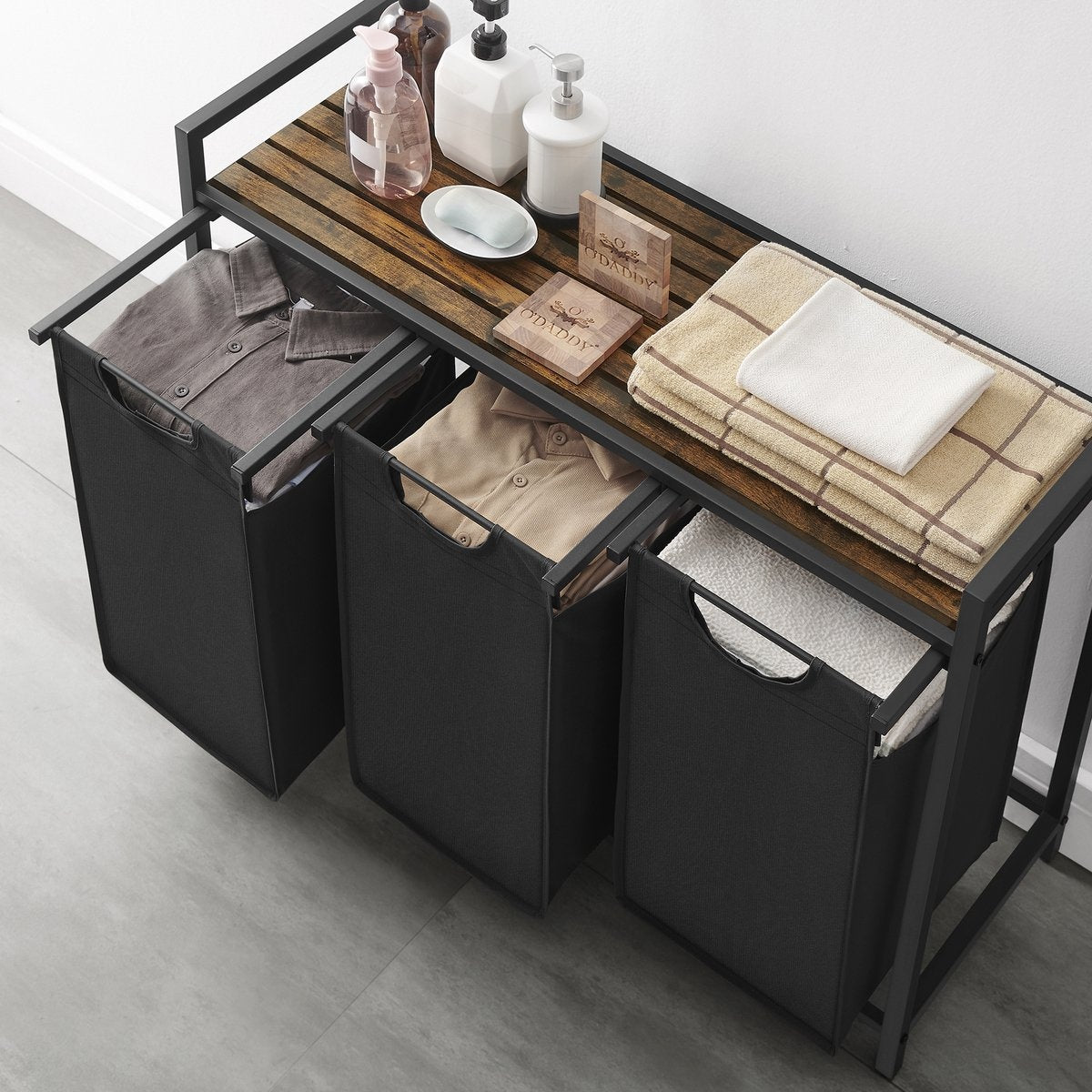 O'DADDY® Wäschekorb 3 Fächer - Wäschesortierer - ausziehbar mit Einlegeboden - 92,5 x 33 x 71 cm - Wäschekorb - 168 L unterteilt in 3 Fächer - Wäschekörbe - Wäschekorb schwarz Metall - Holz braun