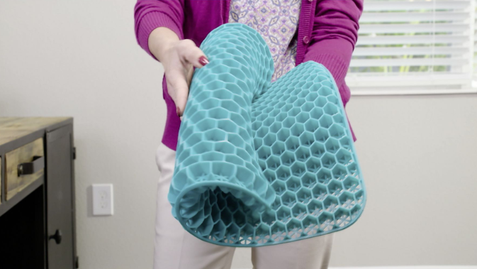 Dreamolino SoftSitter Gel-Sitzkissen – Grün – 42 x 37 x 3,5 cm – Druckentlastender Komfort für zu Hause, im Auto und im Büro