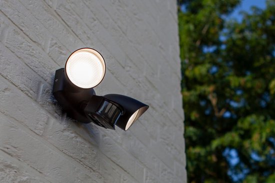 LUTEC Shrimp – LED-Sicherheitswandleuchte für den Außenbereich – PIR-Bewegungssensor – Tag-/Nacht-Sensor – Hochwertiges Aluminium – Zweikopfausführung – 1700 lm starkes Licht – 4000 K hellweißes Licht – Mattschwarz