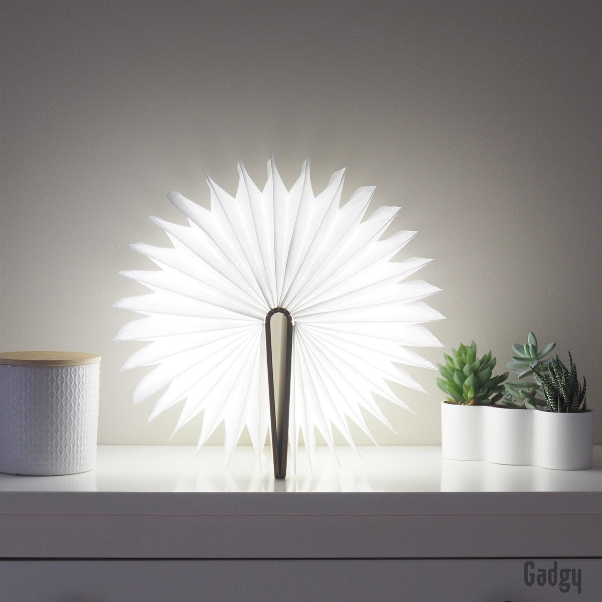 Gadgy Book Lamp - Tischlampe für das Schlafzimmer - Stimmungsvolle Innenbeleuchtung - Größe: 21,5 x 17cm - Wiederaufladbar