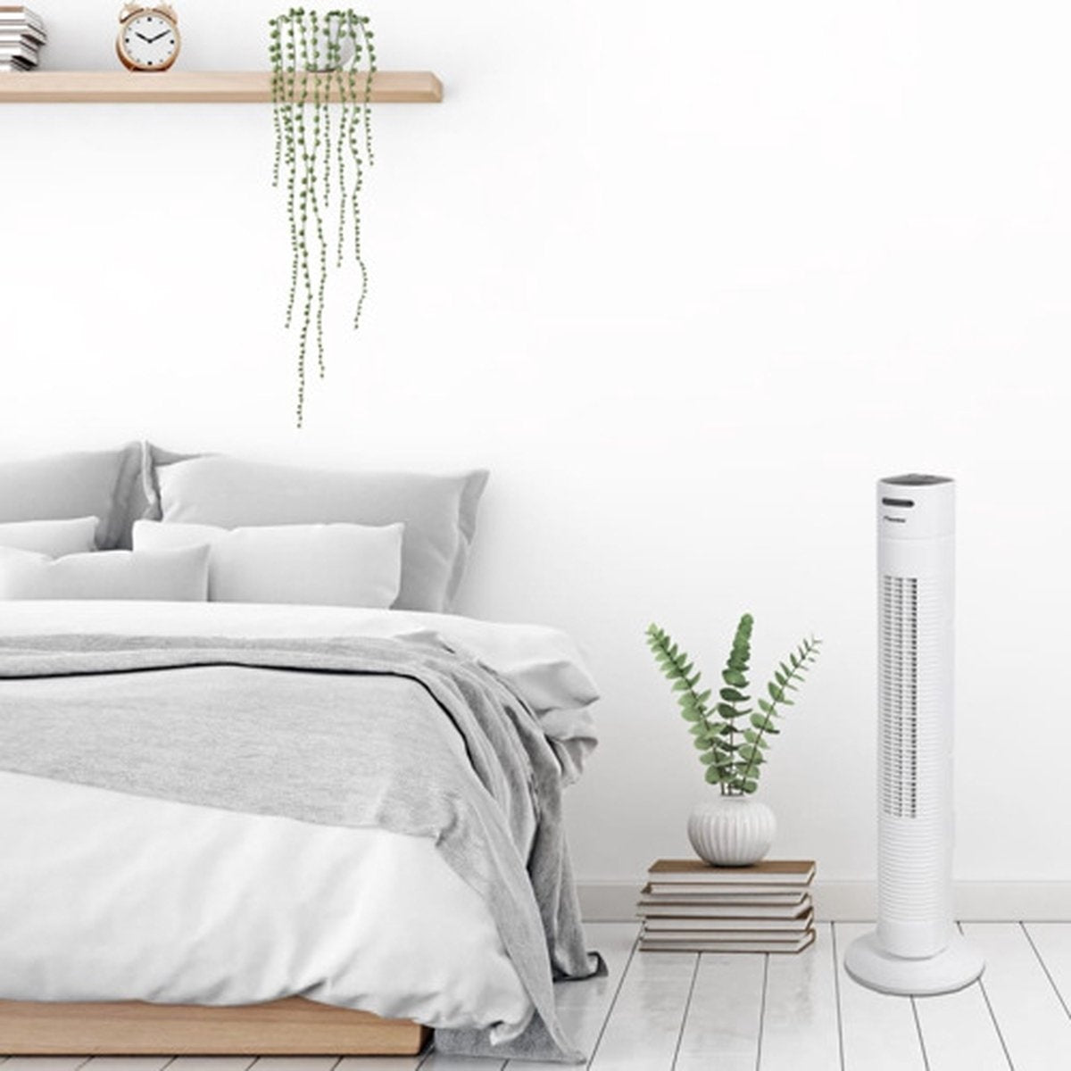 Bestron Turmventilator mit Fernbedienung, Ventilator mit 3 Geschwindigkeitsstufen & 75° Grad Drehfunktion, inkl. Timer, Höhe: 78 cm, 35W, AFT770WRC, Farbe: weiß