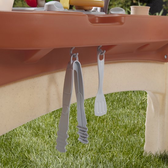 Step2 All Around Playtime Patio mit Überdachung – Spielhaus – Terrasse aus Kunststoff – Geeignet für Kinder im Rollstuhl und Kinder mit eingeschränkter Mobilität – Mit Spielküche und Zubehör – Sand- und Wasserspielzeug
