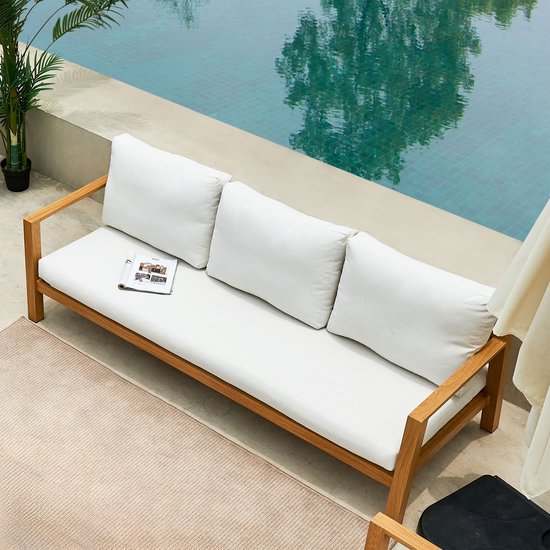 AXI Orla Stuhl-Sofa-Lounge-Set, 4-teilig, Holzoptik/Beige – 2 Stühle und ein Sofa mit Tisch – Rahmen aus pulverbeschichtetem Aluminium – für 5 Personen