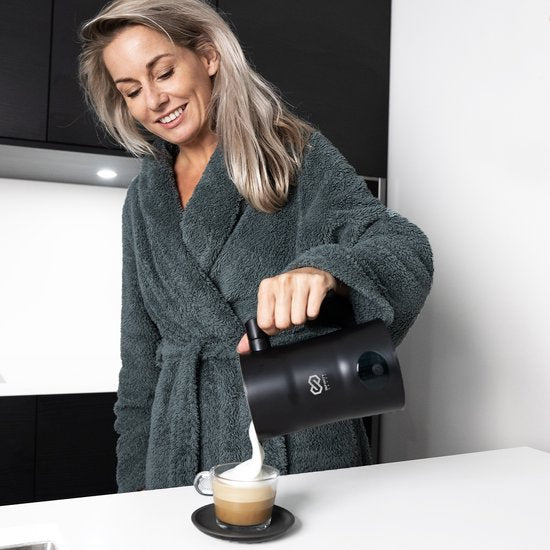 Infinity Goods 4-in-1 Elektrischer Milchaufschäumer - 350 ml - Aufschäumen und Erhitzen - Cappuccino - Spülmaschinenfest - Schwarz