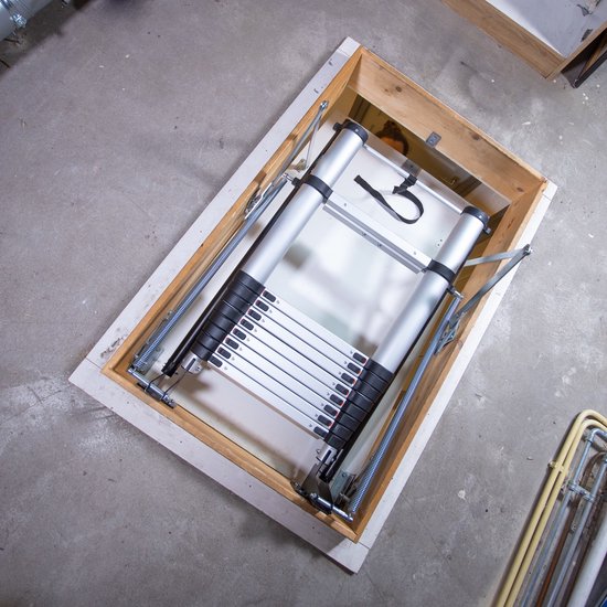 Batavia 2.70m Giraffe Air® Telescopic Vlizotrap 2.30m - Kompaktes, benutzerfreundliches Design mit Griff, breite Stufen für Sicherheit, schnell zu installieren