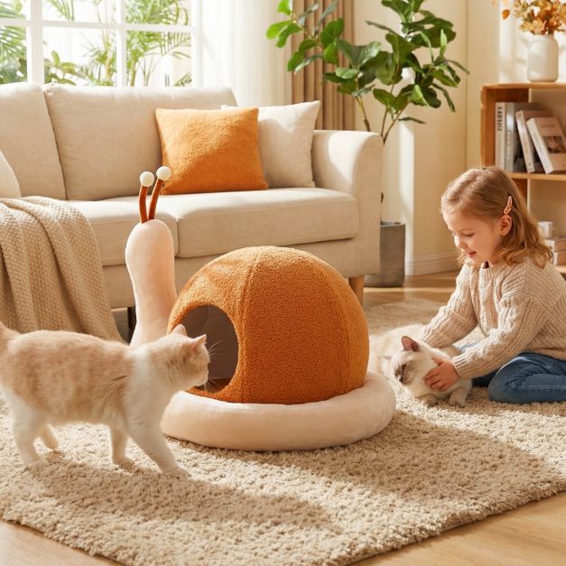 Coast Katzenkorb 2-in-1 in Schneckenform – Geschlossenes Katzenhaus mit herausnehmbarem, waschbarem Kissen – 56 x 48 x 39 cm – Braun/Weiß