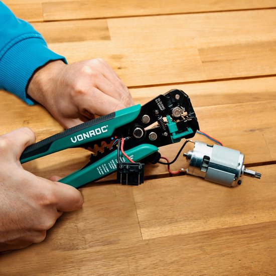 VONROC Professional automatische Abisolierzange - Crimp- und Isolierzange - Mit 270-teiligem Zubehörsatz