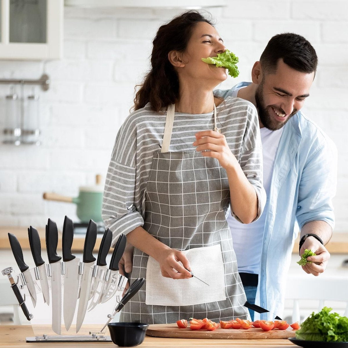 KitchenBrothers Messerset - Messerblock - 17-teilig - mit Küchenschere und Messerschärfer - rostfreier Stahl/Schwarz
