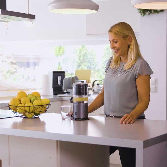 Livington JuiceBoost – tragbarer, batteriebetriebener Entsafter – 250-ml-Auffangbehälter – kabellos – kleiner Entsafter – Entsafter für unterwegs – Slow Juicer für Obst und Gemüse – Fruchtsaft