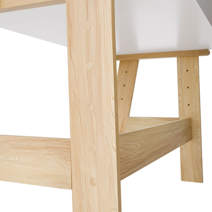 Juskys Fietje Plus Kinderschreibtisch mit verstellbarer Platte und Ablage - Weiß/Natur - 94 x 76 x 63 cm