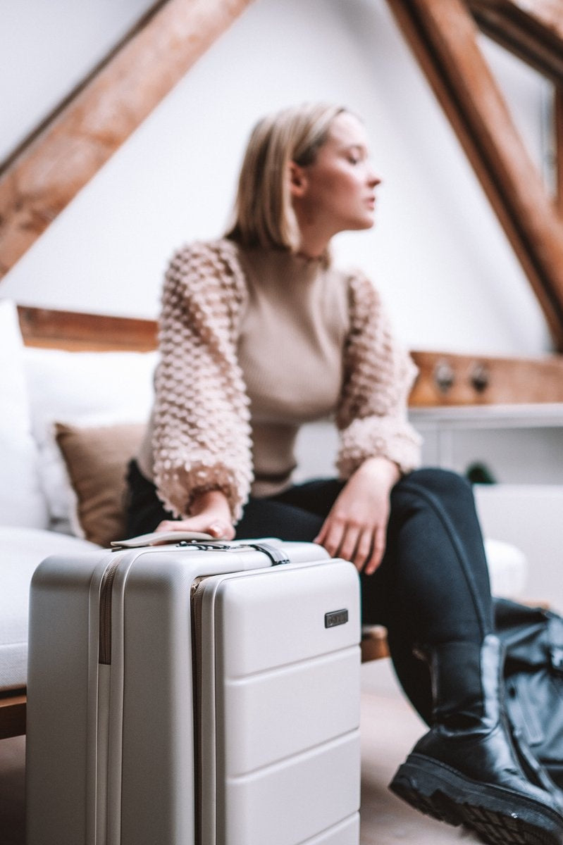 ONYX® - Handgepäck Koffer 35 L - Leise Spinner-Räder - Leichter Trolley - Doppeltes TSA-Schloss - Praktische Fronttasche - 55 cm - Beige