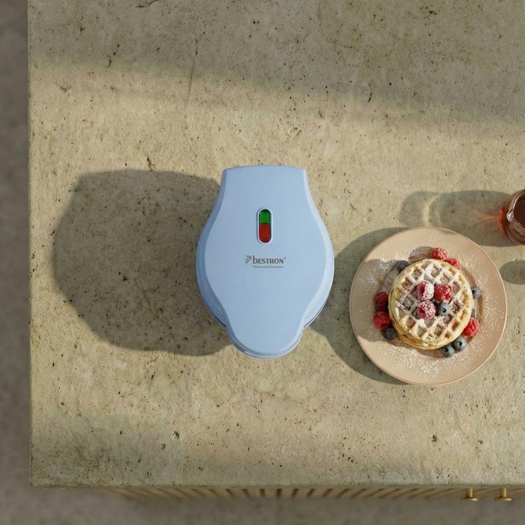 Bestron Mini-Waffeleisen im Retro-Design – Antihaftbeschichtung – Für Kinderfeste und Weihnachten – 550 Watt – 15,4 x 11,3 x 20,3 cm – Blau