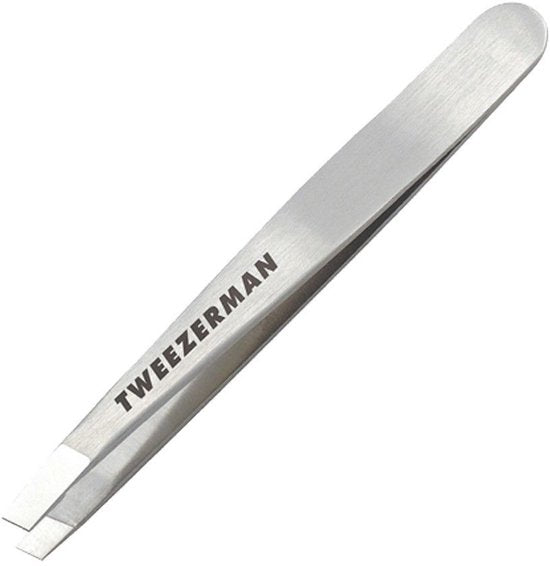 Tweezerman Mini Slant Tweezer Classic – Augenbrauenpinzette – Kompakte Präzisionspinzette mit schräger Spitze – Zum Zupfen und Entfernen von Härchen – Edelstahl – Geeignet für feine und krause Haare – Edelstahl – Augenbrauenpinzette