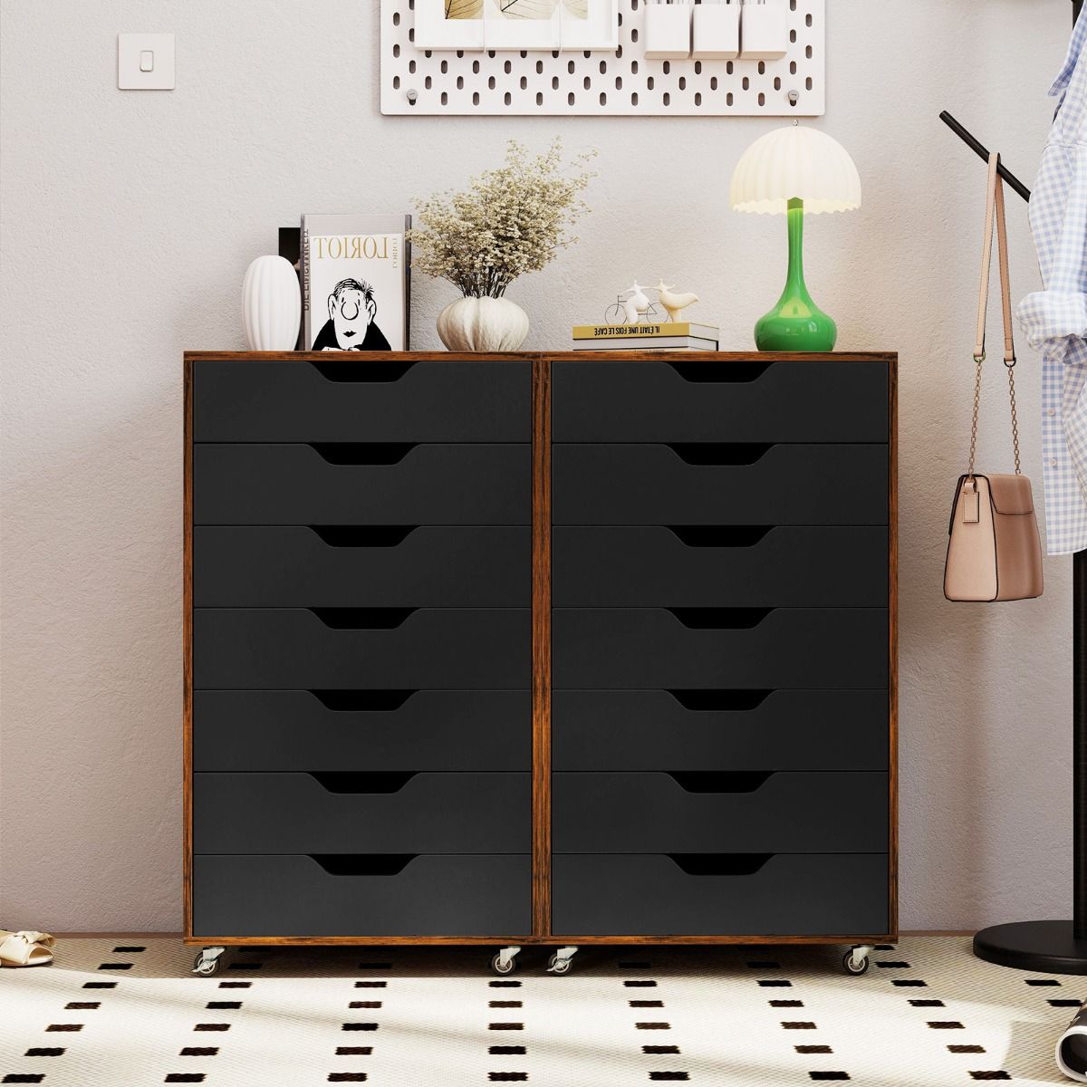 Coast Rollbare Holzkommode mit 7 Schubladen und Rollen – 49 x 40 x 89 cm – Rustikales Braun/Schwarz