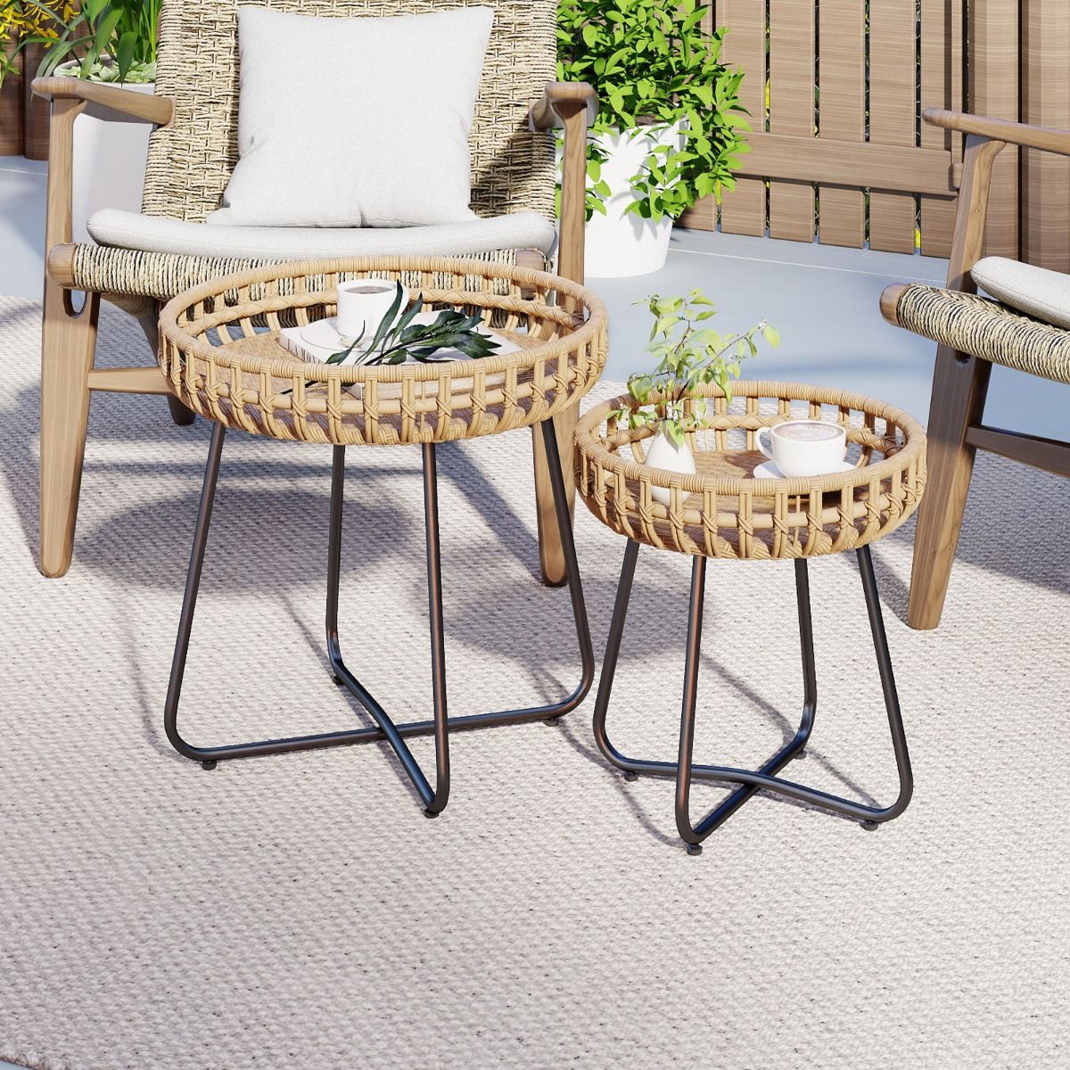 Coast 2er-Set runde Couchtische – Handgewebtes Rattan – Metallgestell – Braun und Schwarz