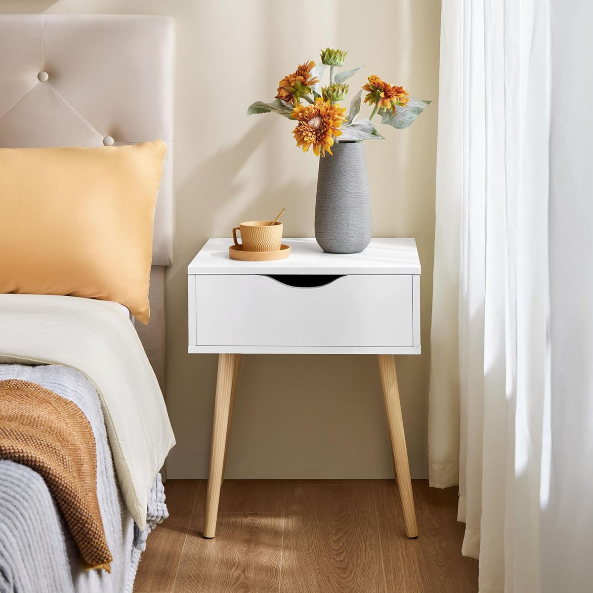 Yaheetech Nachttisch/Beistelltisch im skandinavischen Stil aus massivem Kiefernholz mit Schublade – 48,5 x 41 x 57,5 cm – Weiß