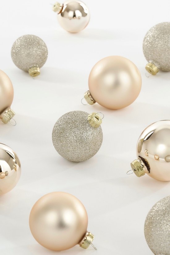 Mica Decorations Weihnachtskugeln – 26 Stück – Weihnachtsschmuck für den Weihnachtsbaum – Glänzende und glitzernde Ornamente – Spitzen und Kugeln in verschiedenen Größen – Ø 7 cm – Cremefarben