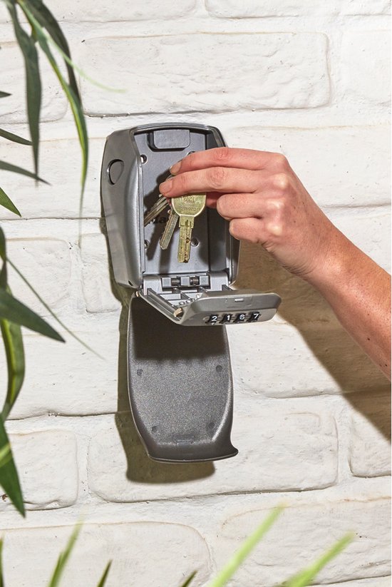 MasterLock 5415EURD Schlüsselsafe - Zentrale Aufbewahrung von Schlüsseln - Wetterfest - 13,2x10,5x4,3 cm