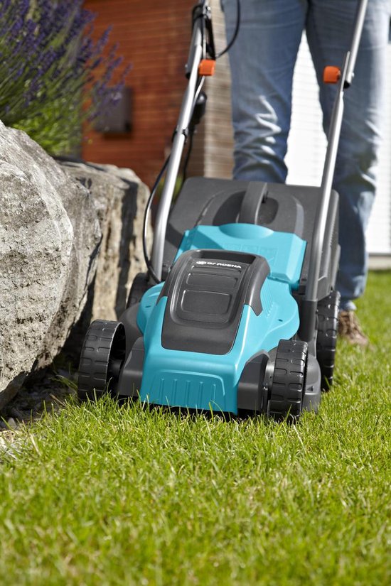 GARDENA Powermax 32 Rasenmäher – Schnittbreite 32 cm – Rasenflächen bis zu 200 m²