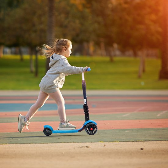 LifeGoods MultiRider Kids' Scooter - Stufe 3-8 Jahre - Verstellbarer Sitz - Leuchtende Räder - Jungen/Mädchen - Blau