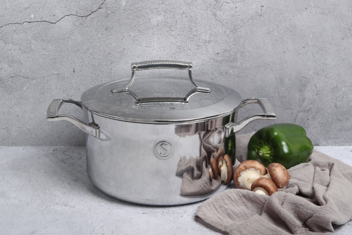 Saveur Selects Voyage Kochtopf mit Deckel – Tri-Ply-Edelstahl – 22 cm