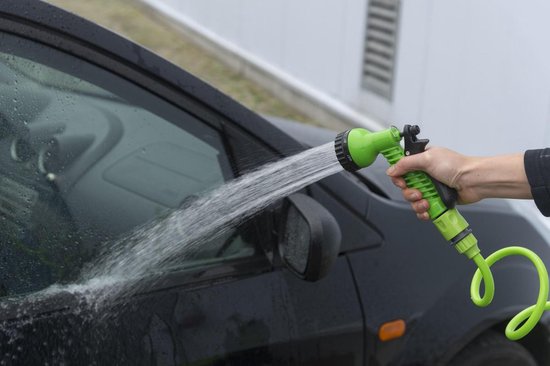 Kinzo Flexibler Gartenschlauch 15 Meter - Inkl. Düse und Schnellkupplung - 7 Sprühfunktionen - Spiralschlauch - UV-beständig - PVC - Grün