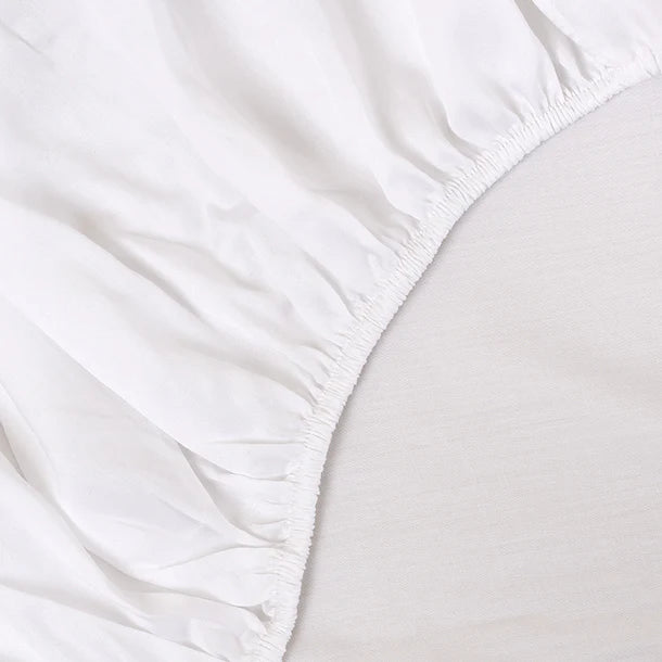 Sjumo - Tencel Sateen Splittopper Spannbetttuch - 200x210 cm - Frisches weißes Tencel & Baumwollsatin - Premium Glanz & Seidenweich - Antiallergisch & Atmungsaktiv - Für verstellbare Betten