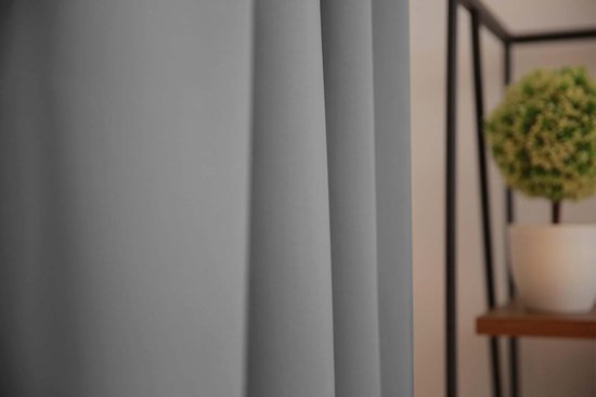 Larson - Luxuriöse Verdunkelungsvorhänge - mit Haken - 1.5m x 2.5m - Hellgrau
