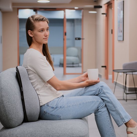 CozySense® Rückenstütze - Verstellbares Kissen für den unteren Rücken - Lendenkissen für Auto, Bürostuhl, Bett & Sofa - Ergonomisch - Mit Coolgel - Waschbarer Bezug