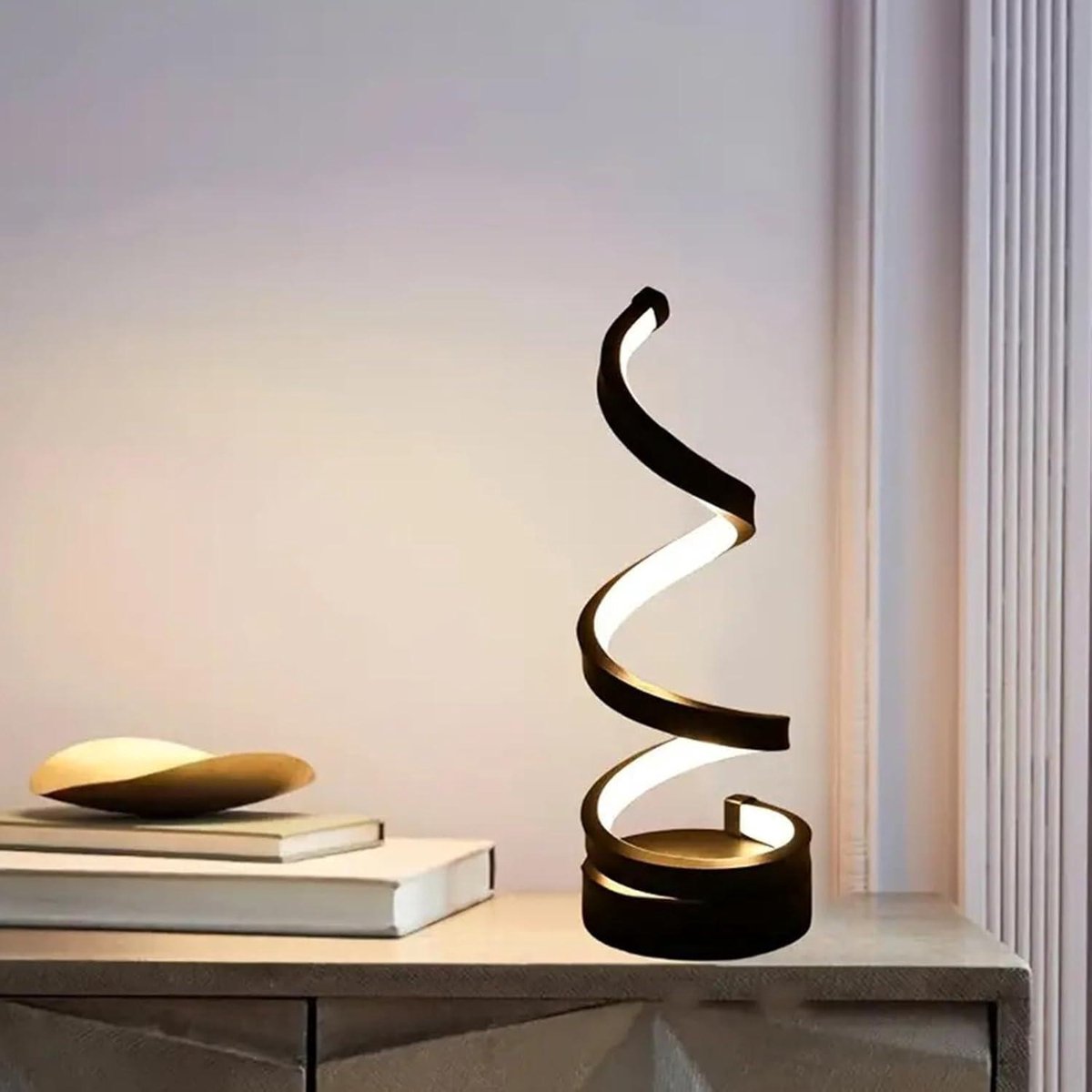 NEXXT - LED-Tischleuchte Spirale - USB-betrieben - Dimmbar - 3 Lichtfarben - Minimalistisches Design - Nachttisch / Schreibtisch - Schwarz