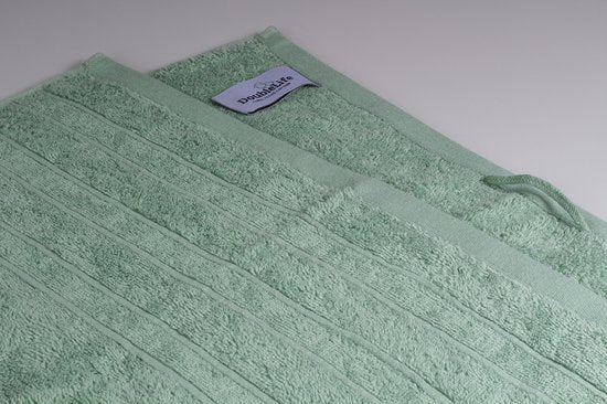 DoubleLife Handtücher XL 70 x 140 cm – 4er-Set – 100 % Baumwolle, davon 50 % recycelte Baumwolle – GRS-zertifiziert – Stone Green