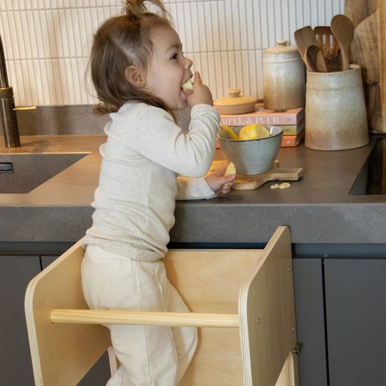 Sunny Mae 2-in-1-Lernturm – Lernturm und Spielmöbel aus Holz für Kinder – Umwandelbar in einen kleinen Tisch mit Stuhl – Mit Kreidetafel – Von Montessori inspiriertes Küchenhelferchen – Sicheres und pädagogisches Spielzeug