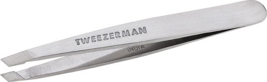 Tweezerman Mini Slant Tweezer Classic – Augenbrauenpinzette – Kompakte Präzisionspinzette mit schräger Spitze – Zum Zupfen und Entfernen von Härchen – Edelstahl – Geeignet für feine und krause Haare – Edelstahl – Augenbrauenpinzette