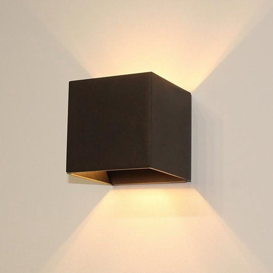 Goliving - Wandleuchte für drinnen und draußen - Wasserdicht - LED - Energieeffizient und rostfrei - 10x10x10 cm - schwarz