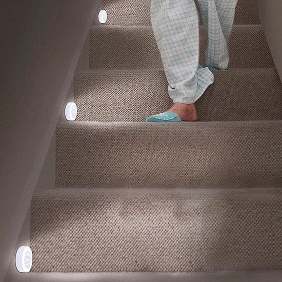 SGD Batteriebetriebene LED-Lampe mit Bewegungssensor 8x8x1,80cm