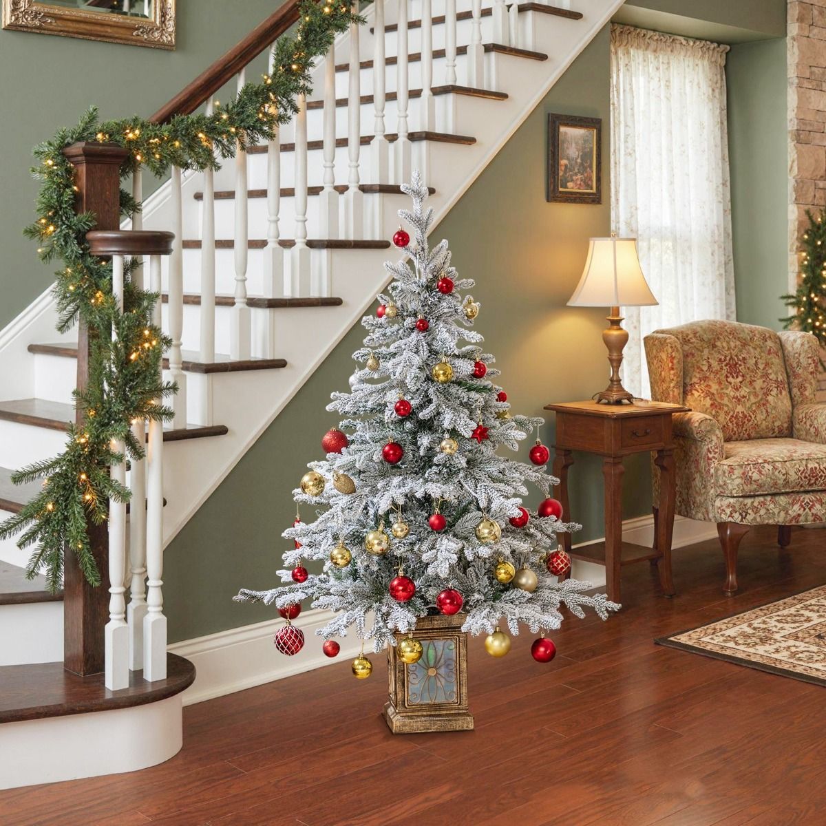 Coast Künstlicher Weihnachtsbaum 120 cm Grün/Weiß - Mit Schnee - 100 LED Mehrfarbig & Warmweiß - Im antiken Topf