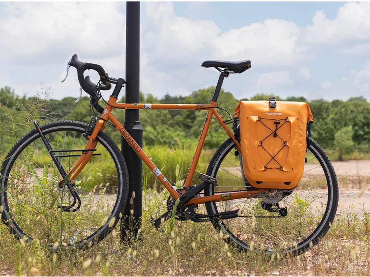 ROCKBROS Wasserdichte Fahrradtasche für den Gepäckträger – 25–32 l – Schwarz – Erweiterbar – Für E-Bikes und Mountainbikes