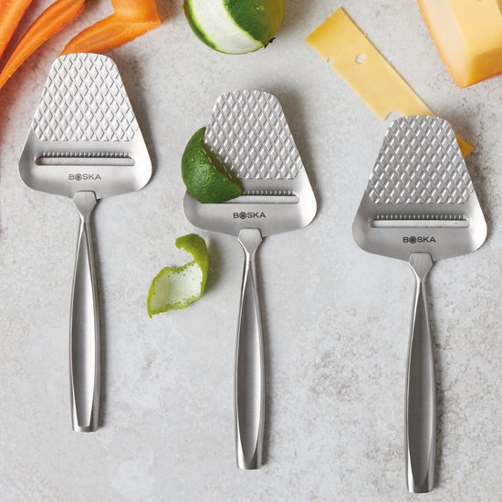 Boska Käsehobel Monaco+ - Design-Käsehobel - Preisträger - Käsehobel für Hartkäse - Edelstahl - Spülmaschinengeeigneter Käsehobel - Geschenktipp - Küchenutensilien - Küchenzubehör - Lebenslange Garantie