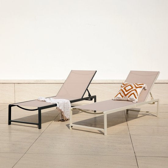 AXI Zane Liegestuhl Anthrazit/Braun – Pulverbeschichteter Stahlrahmen – Rückenlehne mit 5 Verstellpositionen – Liegefläche aus Textileen – 173 x 62 cm
