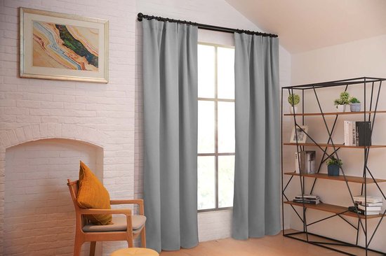 Larson - Luxuriöse Verdunkelungsvorhänge - mit Haken - 1.5m x 2.5m - Hellgrau
