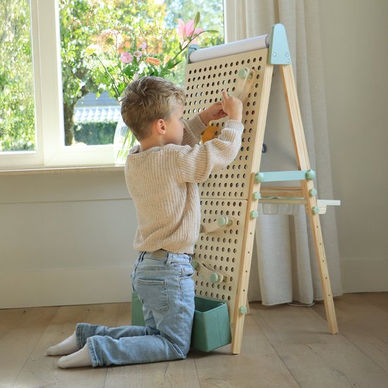 Sunny Mika Aktivitäts-Esel – Kinder-Esel aus Holz – Spiel-Esel mit Whiteboard, Kreidetafel, Magnettafel und Stecktafel – Inklusive Papierrolle, Magneten, Kreiden, Radiergummi, Zubehör für die Stecktafel und mehr – Lernspielzeug