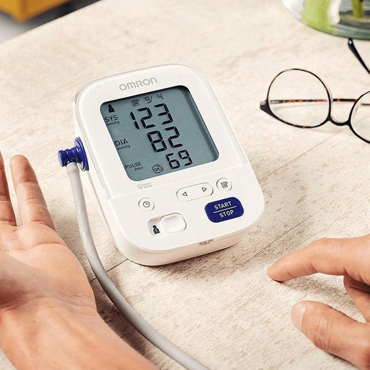 Omron M3 Comfort - Oberarm-Blutdruckmessgerät